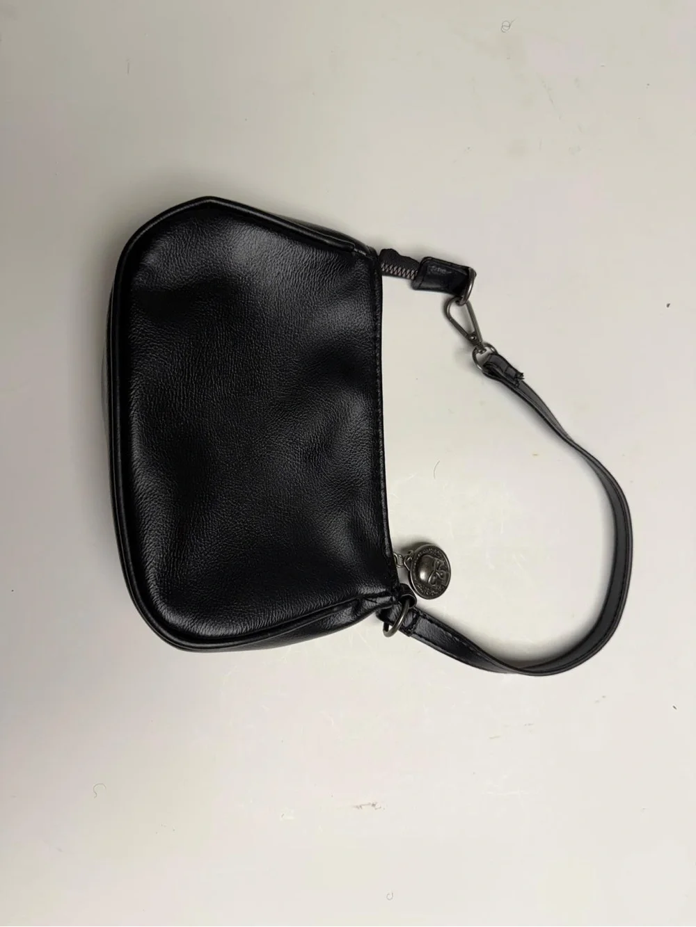 Es hardy Black Wristlet Bag with Embellished Heart Design
